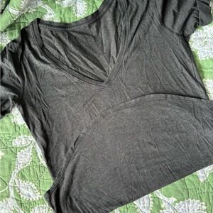 Lululemon Pima Cotton V-neck SS shirt
